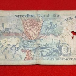 Alternative view of 100 RUPEE NOTE AGRICULTURE ISSUE NOTE (USED) SERIAL NO. 621253