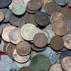 FOREIGN COIN MIX LOT 130 COINS