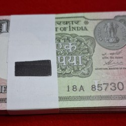 ONE RUPEE PACKET 2020 UNC CONDITION PACKET SERIAL NO. 857301