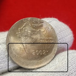 Alternative view of Two Rs Rare Heavy Shifting Error Coin Copper Nickel 2002 Year Gem Unc Condition Luster Shown RBI Big Mistake Coin