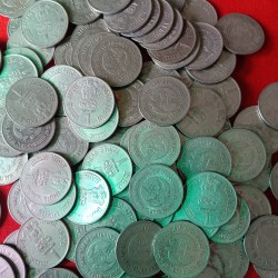 Alternative view of One Rs Scare Coin International Youth Year of the Family 1994 Year FSS 130 Pcs Given Bombay Mint Good Condition