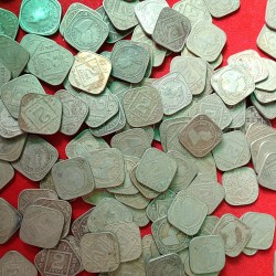 Alternative view of George V King Emperor 2 Annas Copper Nickel Mix Years Mix Mints With Scare 110 Pcs Given British of India