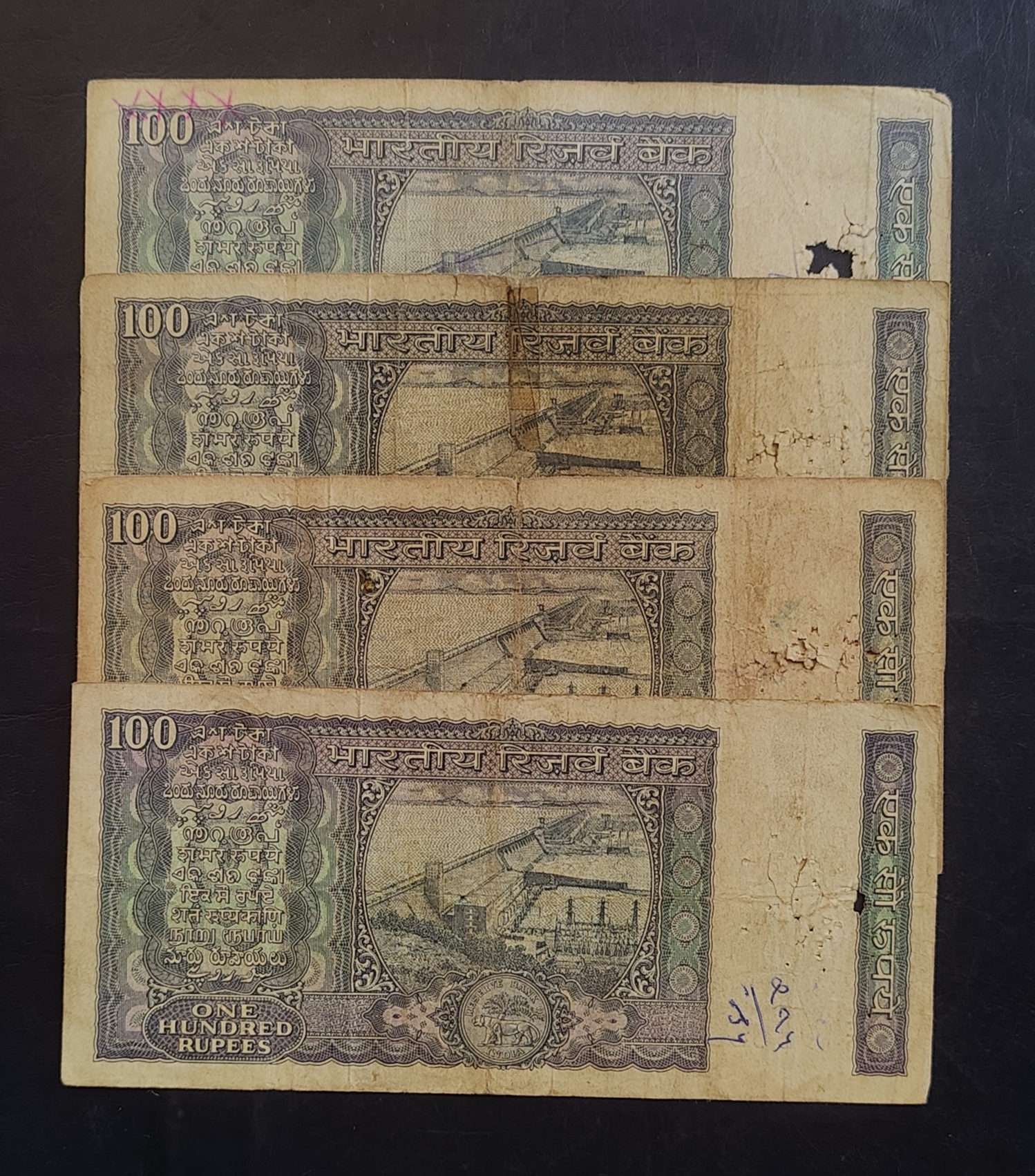 Reserve Bank of India. 100 rupees note 4 different signature Condition as image. Same and similar piece available - Image 2