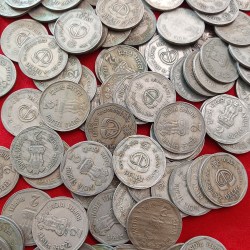 Alternative view of Two Rs Big Coin Copper Nickel IX Asian Games 1982 Year 100 Pcs Given Scare Coin