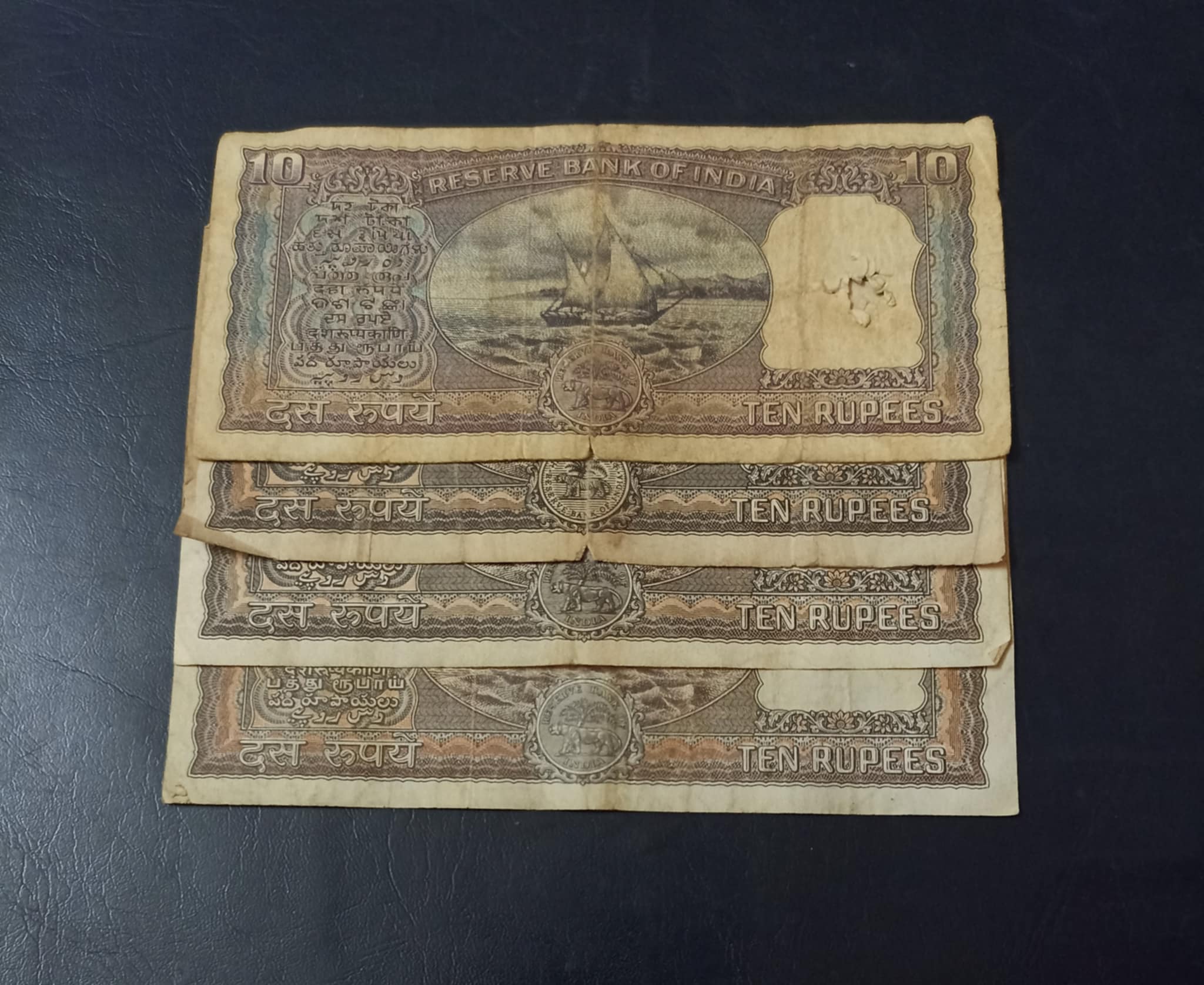 Reserve Bank of India Denominaton 10₹ Different governor Condition as per image 4 piece given Same and similar set available - Image 2