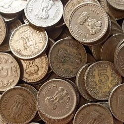 Republic India Denominaton 5₹ Metal coper nickel 100 piece Same and similar piece available