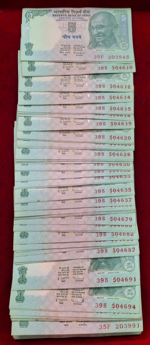5 RUPEES 100 PCS UNC NON SERIEL MIX GOVERNER (100 PCS LOTT)