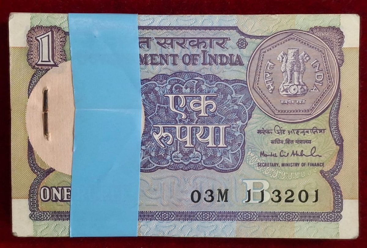 1 Rupees 1991 Governor Montek Singh Ahluwalia UNC Serial Rare Packet
