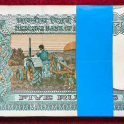 Alternative view of 5 Rupees Tractor Governor Bimal Jalan Rare UNC Serial Packet