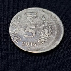 5 RUPEE OFF CENTRE ERROR 2016 HYDERABAD MINT COIN #2
