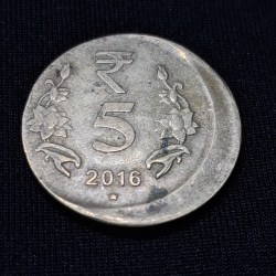 5 RUPEE OFF CENTRE ERROR 2016 HYDERABAD MINT COIN #3