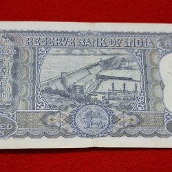 Alternative view of Rare 100 Rupee Diomond Issue P.C. BHATTACHARYA serial No. AA/42 853437