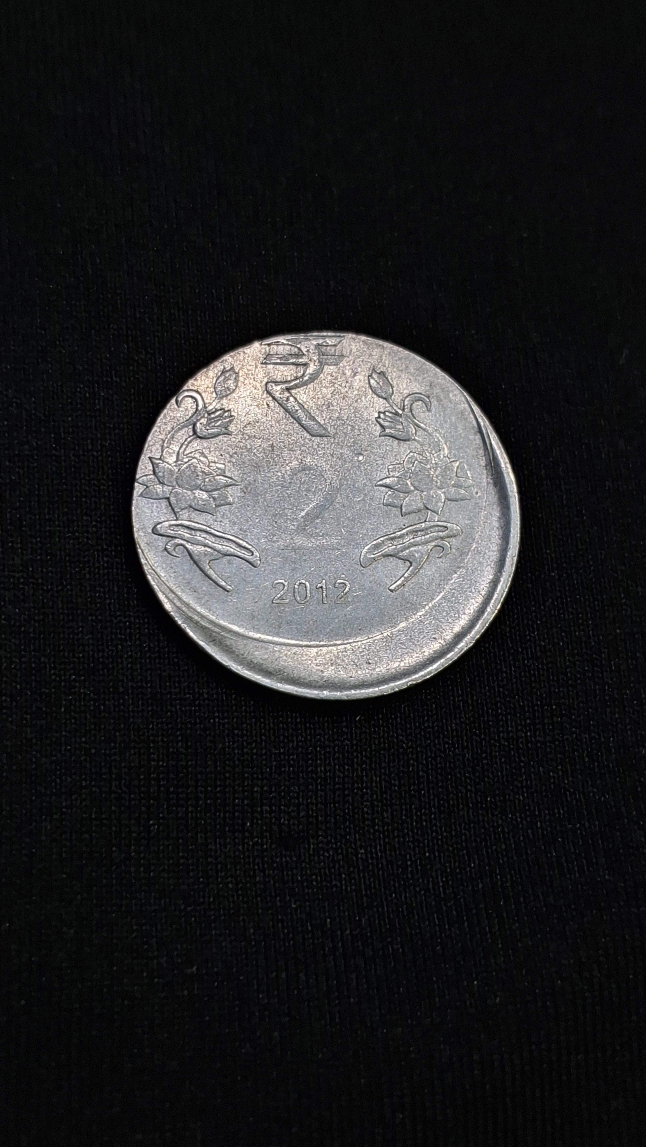 2 RUPEE COIN OFF CENTRE ERROR 2012