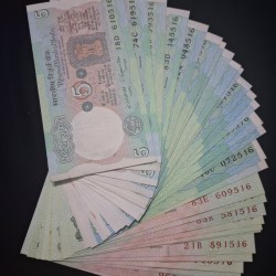5 RUPEE SIGNATURE SET GEM UNC CONDITION RARE TO FIND ALL NOTE ENDING SAME LAST THREE DIGIT 516