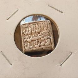 MUGHAL EMPEROR 👑👑 MOST FAMOUS KING 👑👑 Akbar👑👑 1 Silver 1 ruppee. AHAMDABAD MINT EXCELLENT CONDITION AS IMAGE 2 Ujjain Mint, Silver 1/2 Rupee, Malwa issue, Obv: kalima shahada, Rev: akbar badshah ghazi, 6.77g, 18.09mm, (KM # 75.1), about very fine, Extremely Rare. EXCELLENT CONDITION AS IMAGE Same and similar piece available