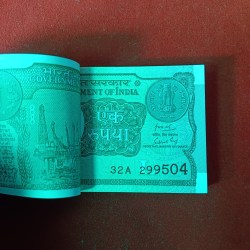 Alternative view of One Rs New Bundle 2 starting Notes Missing 2018 Year 98 Notes Serial Wiese 299503