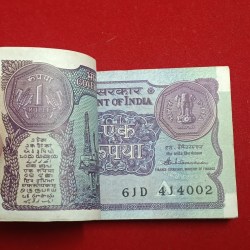 Alternative view of One Rs Small Coin Rare Bundle Finance Minister S.Venketraman 1986 Year Unc Condition 414001