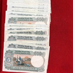 Alternative view of Five Rs Tractor Issue Notes 100 Pcs Given Unc Condition