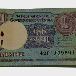 One Rupee Old Issue Year 1986 Sign S. VENKATRAMAN Serially 100 Notes COMPLETE Bundle with SEMI-FANCY Serial Number **SCARE** High Collectable Grade.