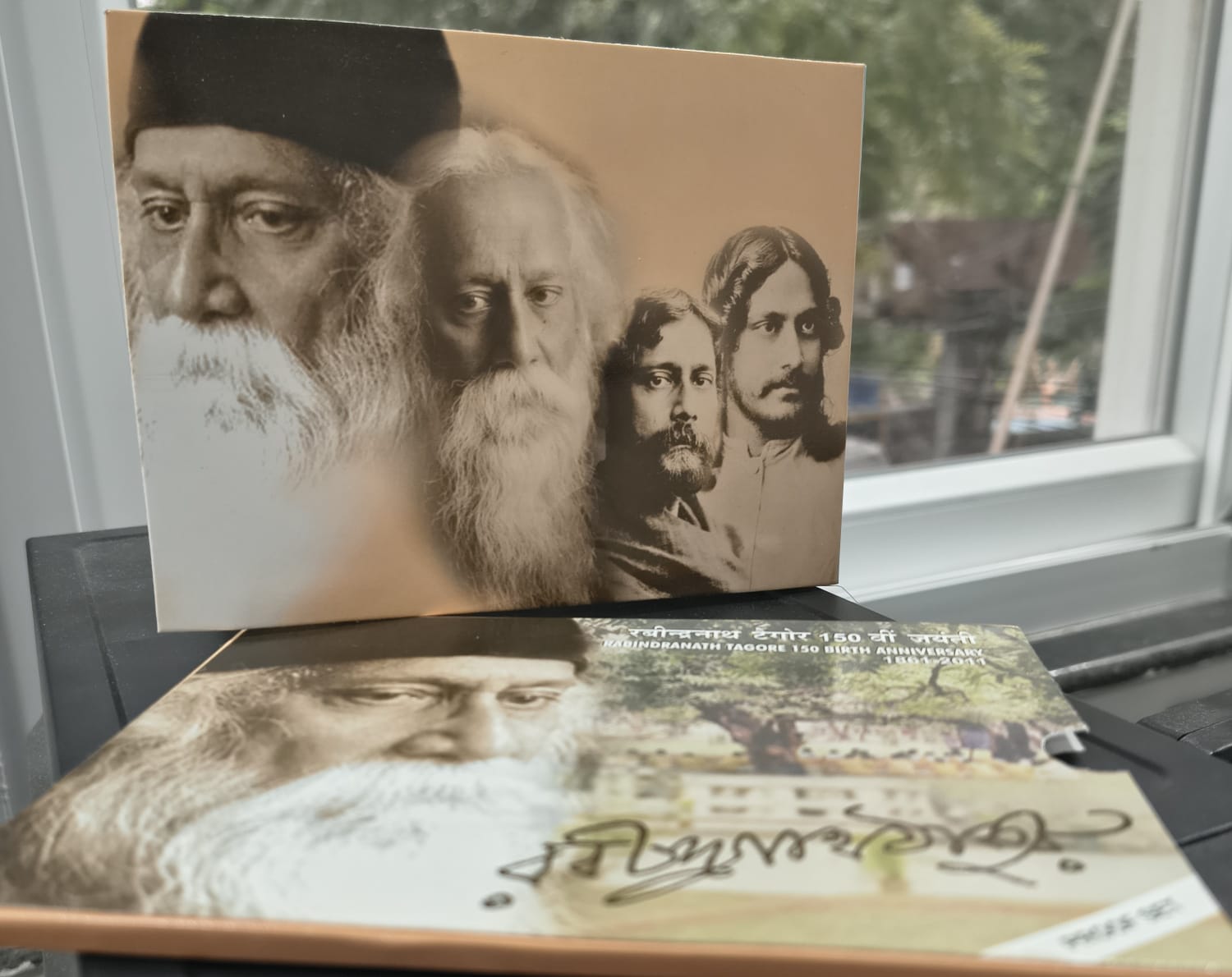 RABINDRANATH TAGORE 150 BIRTH ANNIVERSARY 1861-2011 RARE 2 COINS ( PROOF SET ) KOLKATA MINT - Image 4