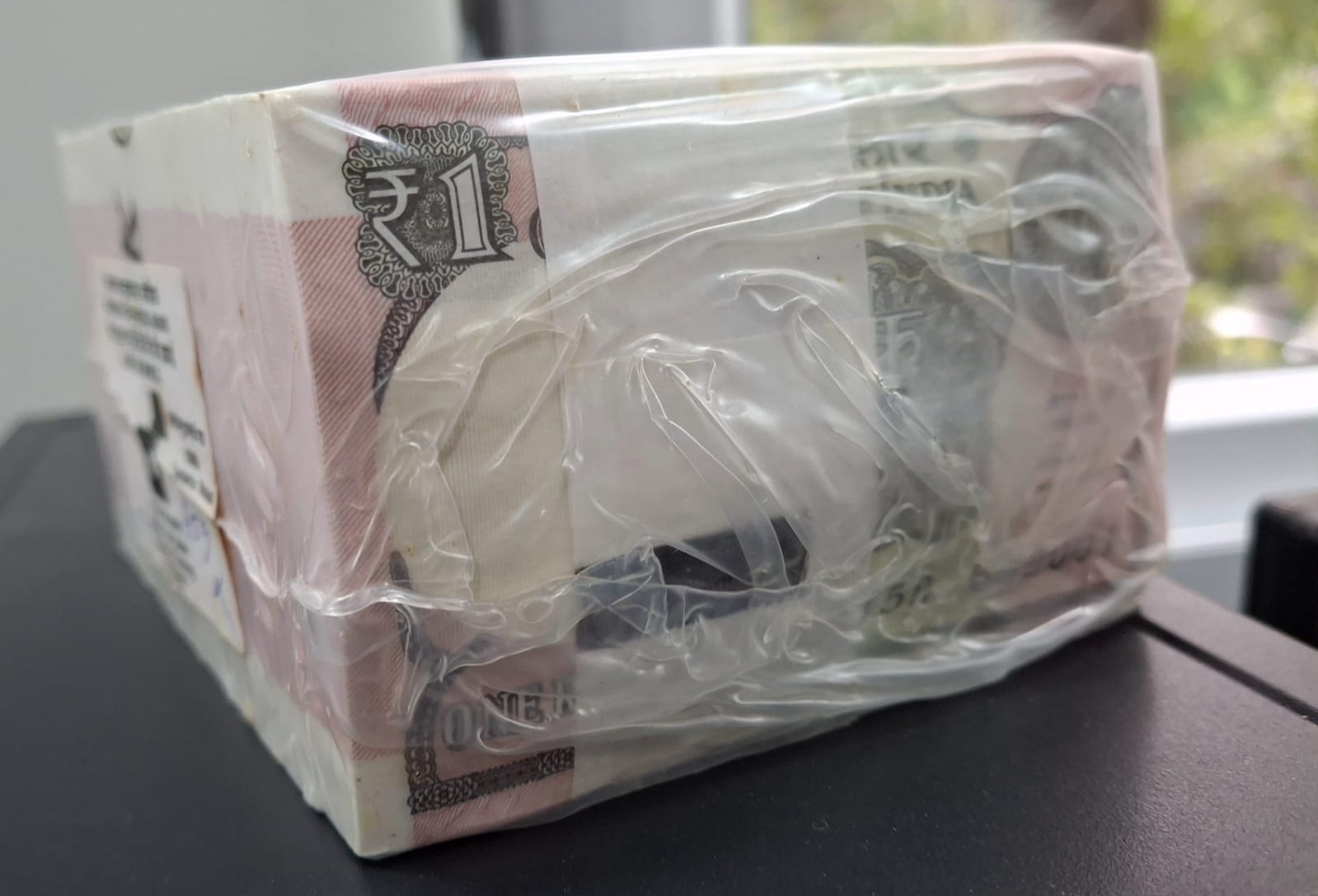 1 Rupees 2015 Sealed Pack Rim Old Issue Governor Rajiv Mehrishi 1000 notes Packed Rim - Image 4