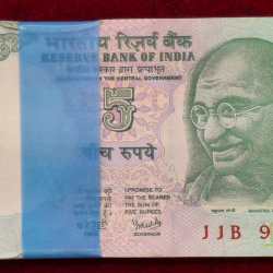 5 RUPEES GANDHI GOVERNOR Y.B.REDDY RARE SERIAL PACKET