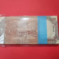 Alternative view of 10 Rs Shalimar Complete Bundle 00 Prefix and 68786 Note and 10 Notes with 687 GEM UNC Condition