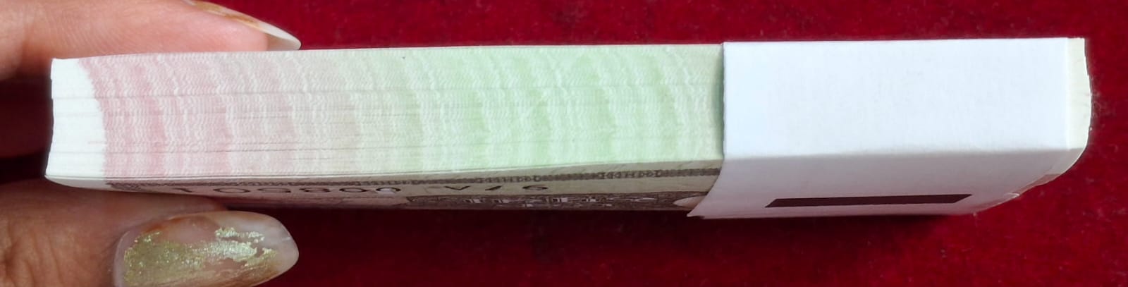 1 RUPEES 2018 GOVERNOR SUBHASH GARG RARE GEM UNC SERIAL PACKET WITH LOWER NUMBER 008501-008600 - Image 4