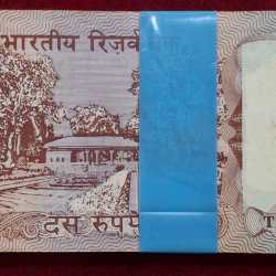 Alternative view of 10 RUPEES SHALIMAR GOVERNOR S.VENKATARAMAN RARE ( 100 NOTE ) SERIAL PACKET