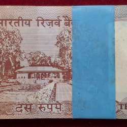 Alternative view of 10 Rupees Shalimar Governor S.Venkataraman Rare ( 100 Note ) Serial Packet
