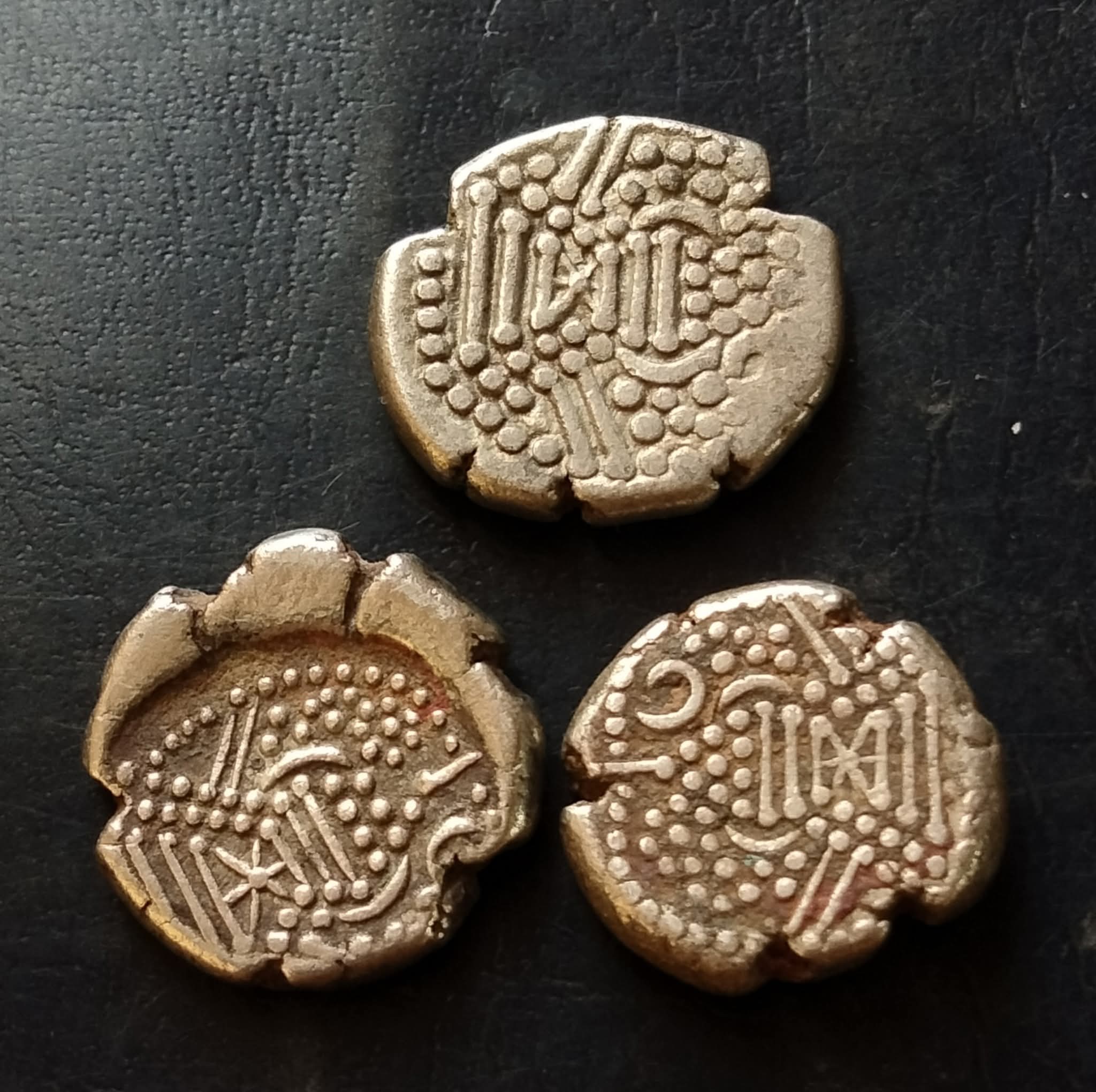 ANCIENT SILVER🥈 Gadhiya Indo Sassanian Rulers of Malwa Thin Planchet Type Silver Drachm Coin DS 318 CONDITION *XF* Weight 4 GM EACH👑 1 3 piece given Same and similar piece available - Image 2