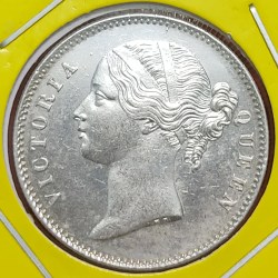 ONE RUPEE SILVER COIN VICTORIA QUEEN DIVIDED LEGEND 1840