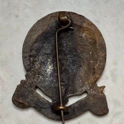 Alternative view of Great Britain 14th king hussars cap badge