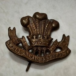 Welch regiment brass brooch badge