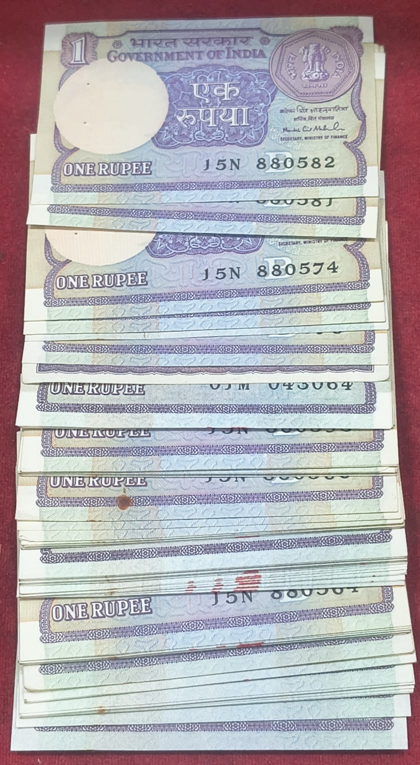 1 RUPEES MIX GOVERNOR MIX DATE RARE UNC ( 100 NOTE LOTT )