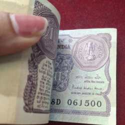 Alternative view of 1 Rupees 1984 Governor Pratap Kishan KAUL Rare ( 100 Notes) Serial Packet