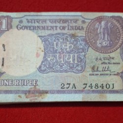 A-43 ONE RUPEE PACKET 1981 R.N. MALHOTRA SERIAL NO. 748401