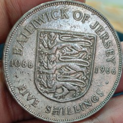 Bailiwick of Jersey Five shillings 1966 qween elizabeth crown size coin {Z1310)