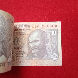Alternative view of Ten Rs Old Rare Gandhi Bundle Governor D.Subbarao Gem Unc Condition 2012 Year 736201