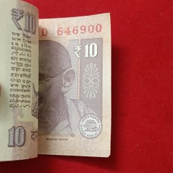 Alternative view of Ten Rs Old Rare Gandhi Bundle Governor D.Subbarao Gem Unc Condition 2011 Year 646801