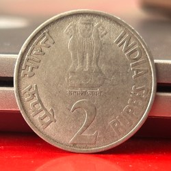 Alternative view of 2 Rupee Reserve Bank of India 1935-2010 Platinum Jubilee Calcutta Mint Commemorative Coin