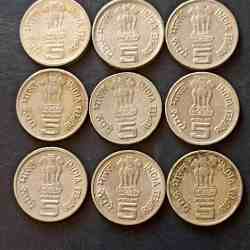 Republic India Denominaton 5₹ Metal coper nickel Same and similar piece available