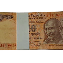 10 RUPEES Gandhi Year 2016 "U" Inset RAGHURAM RAJAN Small Digits 100 Notes COMPLETE SERIAL BUNDLE in UNC Grade.