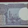 1 Rupees 1981 Governor R.n.malhotra Rare (100 Note) Serial Packet with Fancy Number Ending 786 - Image 3