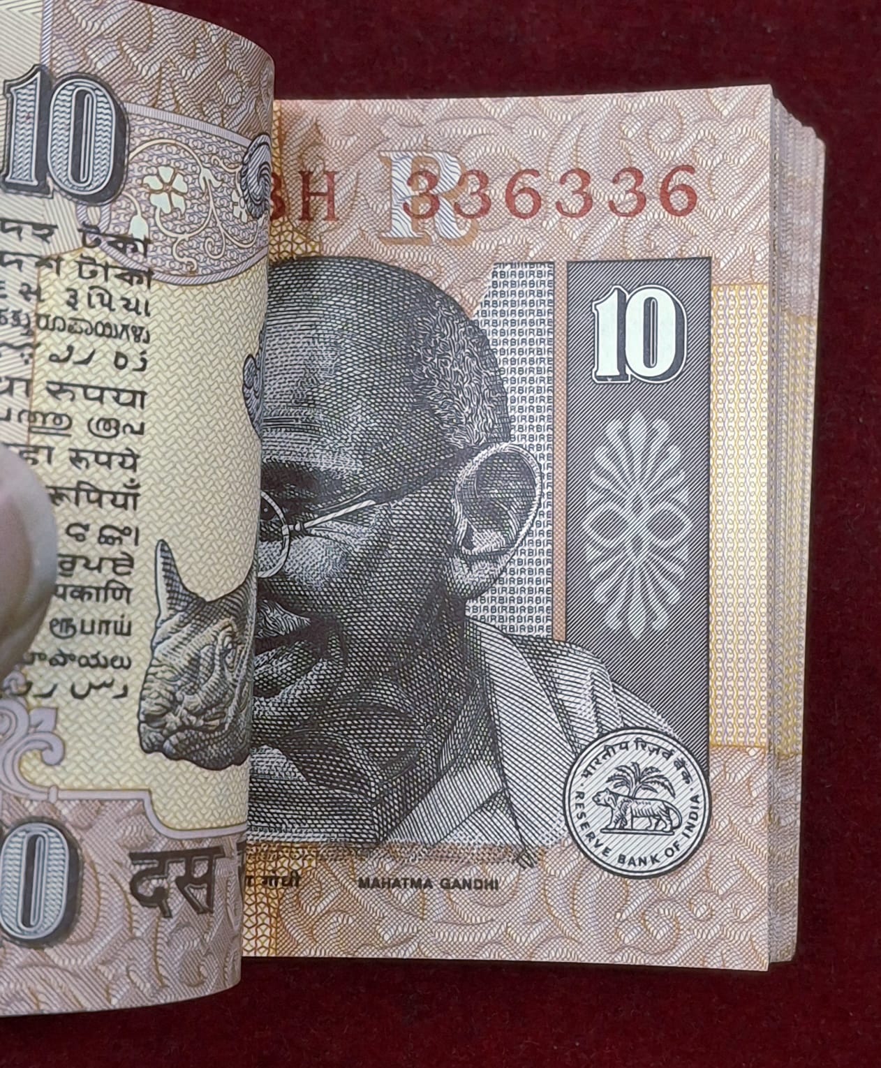 10 RUPEES GOVERNOR BIMAL JALAN ( R INSERT) UNC RARE( 100 NOTE )SERIAL PACKET - Image 2