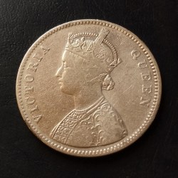 Alternative view of VICTORIA QUEEN 👑👑 YEAR. 1862 2& 6 DOTs VARIETY .......................... 1862+6=1868 year 1862+2= 1864 year WEIGHT 11.5 GM ORIGINAL GAUARANTEE EXCELLENT CONDITION Same and similar piece available