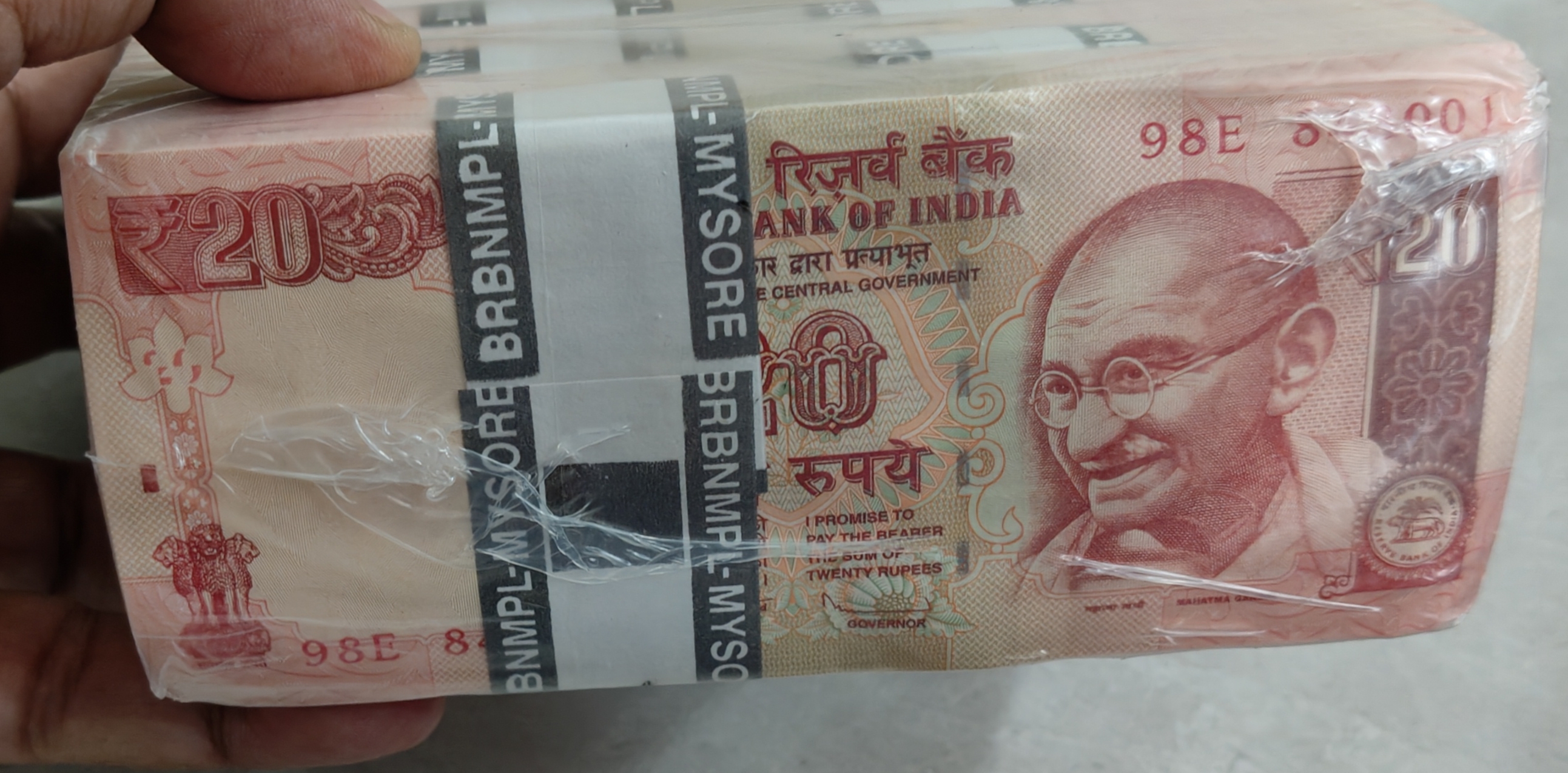 20 Ruppes old ishu 2013 subbarao mint pack rim 1000 note mint pack rim