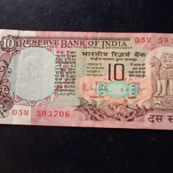 Reserve Bank of India Denominaton 10₹ Excellent condition Same and similar note available