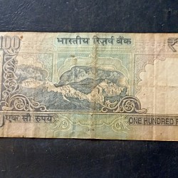 Alternative view of Reserve Bank of India Denominaton 100₹ note Semi fancy number099099 Governor Raghuram ji Rajan Same note available