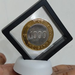 Alternative view of 1000 Ruppes India Elephant 🐘 bymetalic madalion with box and stand